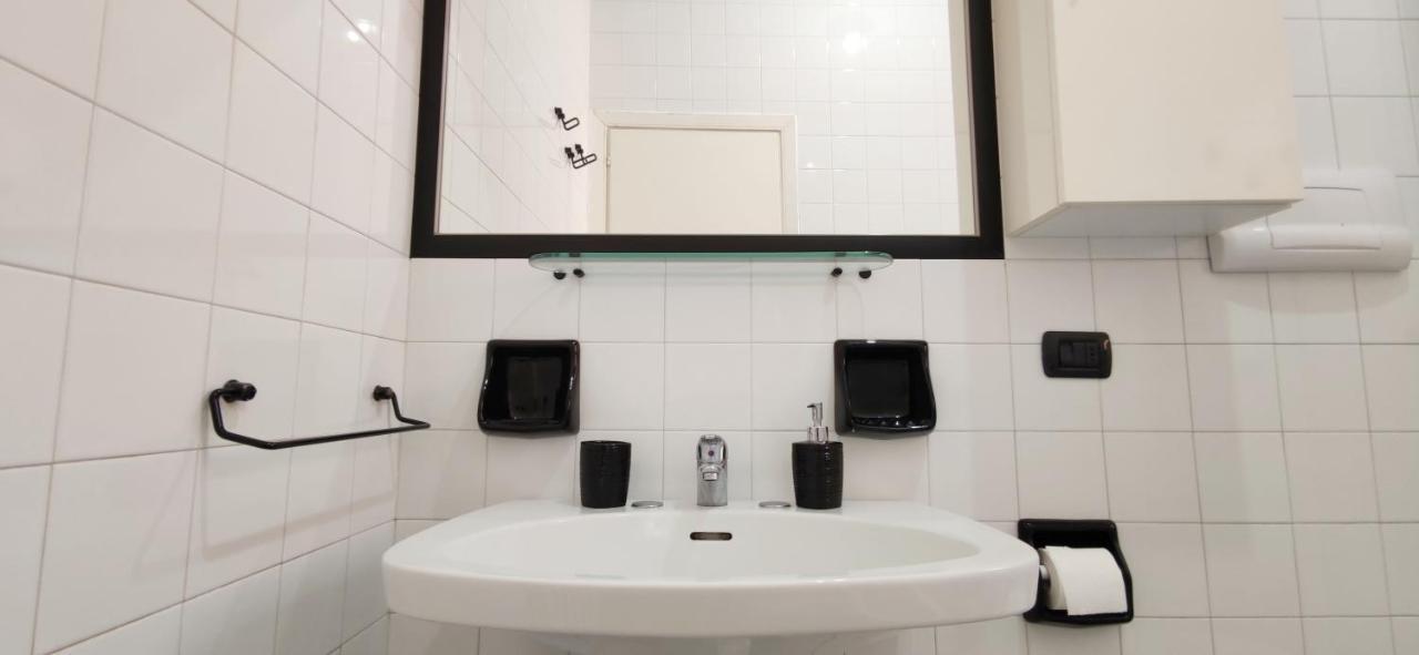 Family And Friends House Apartment Lecce Bagian luar foto